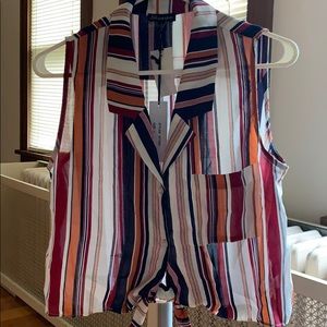 Shinestar. Sleeveless button down crop top.